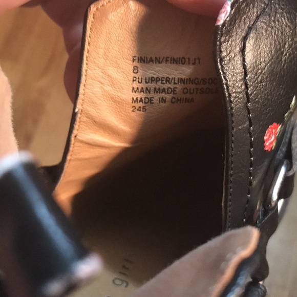 NWT Madden Girl booties with Roses size 8 - Picture 5 of 7